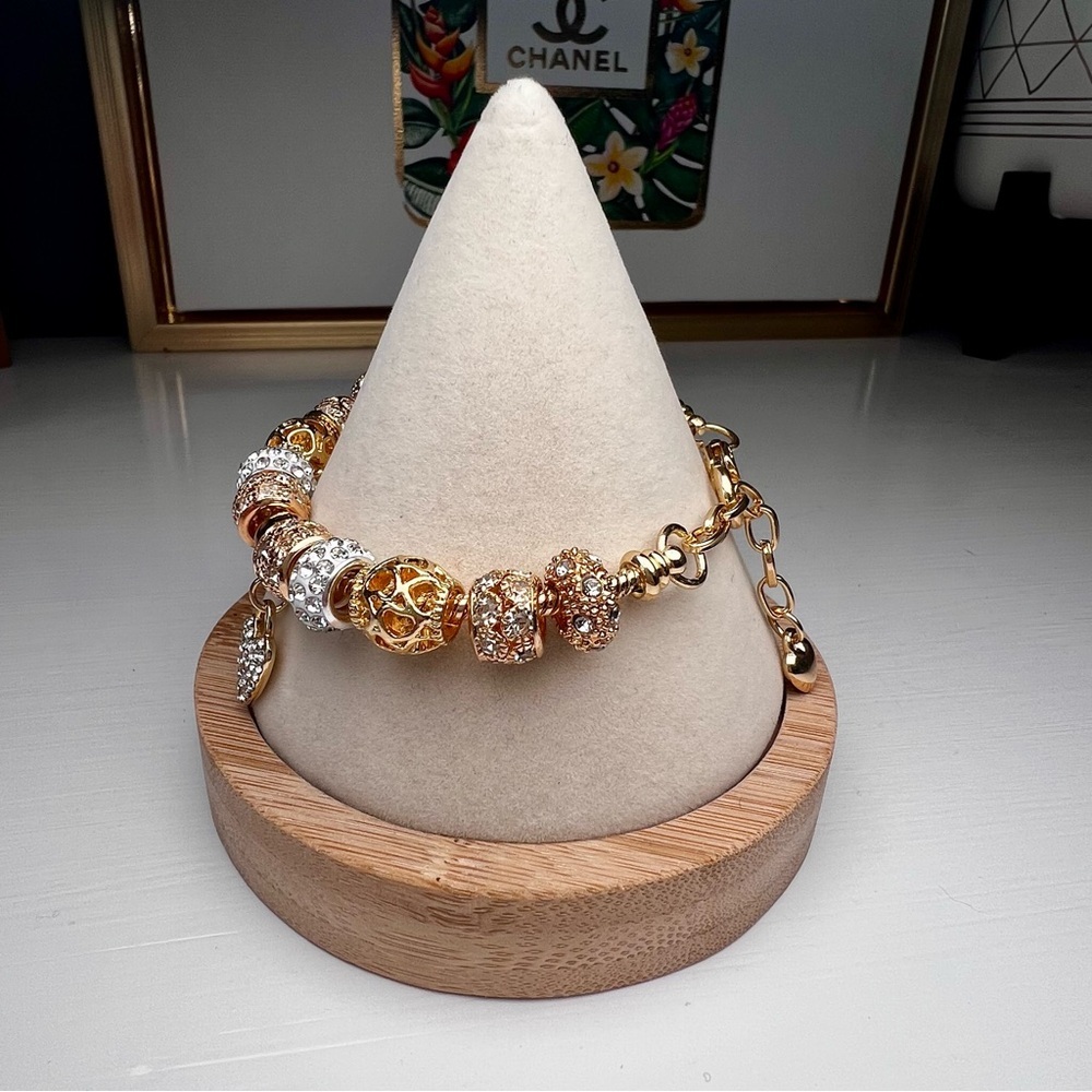 Gold Heart Charm Adjustable Bracelet Crystal Beads Romantic Glam Classy Elegant - Picture 4 of 5